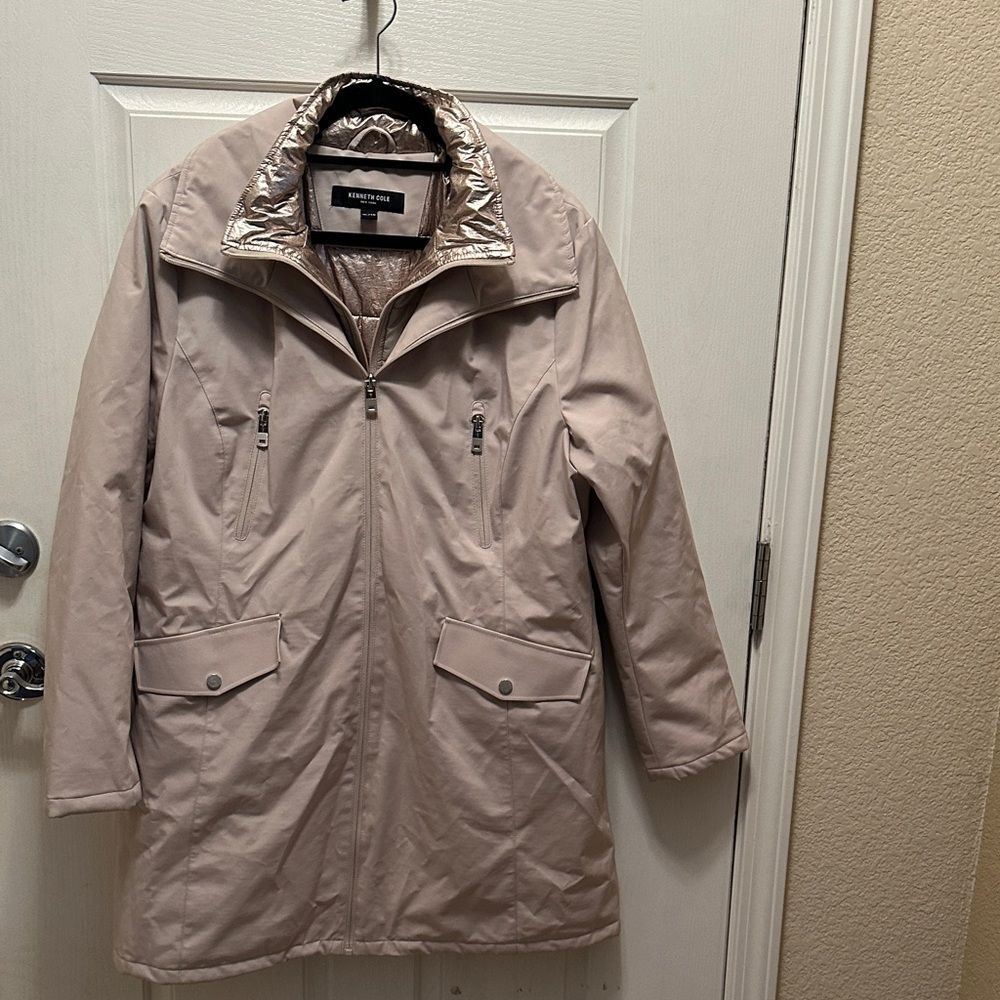 Kenneth Cole New York Women's Beige Gold Collar and Lining Double Zip Size XL